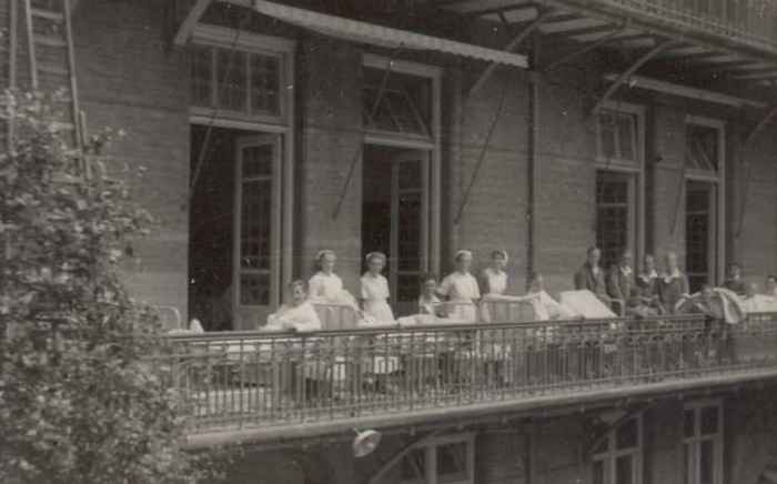 Balkons van de Tweede Chirurgische kliniek omstreeks 1940. Bron: Stadsarchief.